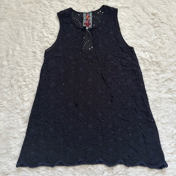 Johnny Was Top Eyelet Sleeveless Tunic Sheer See-Through Scalloped Hem Black XS - Picture 2 of 10